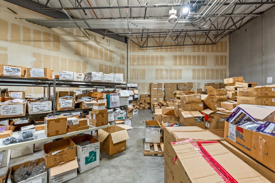 More Photos Of 4570 W Post Rd, Las Vegas Showroom For Lease