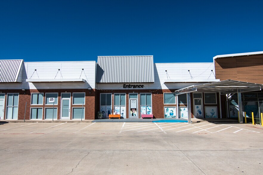 More Photos Of 25600 Westheimer Pky, Katy Unknown For Lease