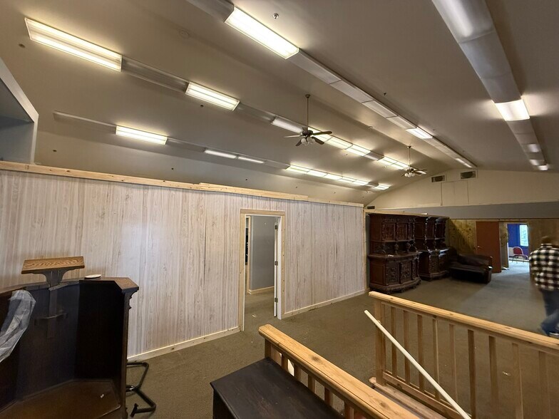 More Photos Of 2359 Joslyn Ct, Lake Orion Office For Lease