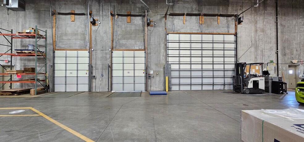 More Photos Of 3310 MN-20, Cannon Falls Distribution For Sale