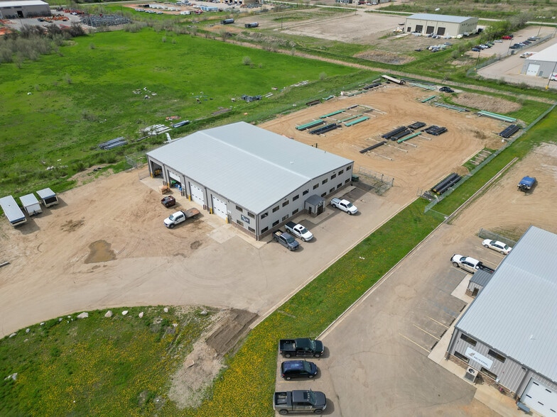 More Photos Of 509 Well St, Williston Warehouse For Lease