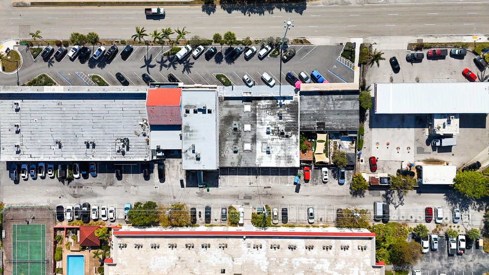 More Photos Of 2633 E Commercial Blvd, Fort Lauderdale Storefront For Sale