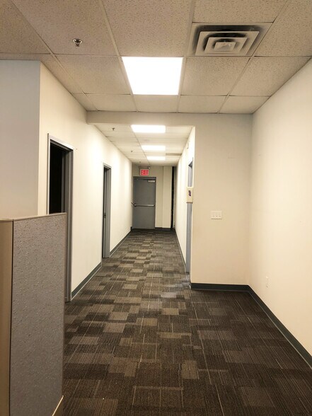 More Photos Of 900 Corporate Blvd, Newburgh Light Distribution For Lease