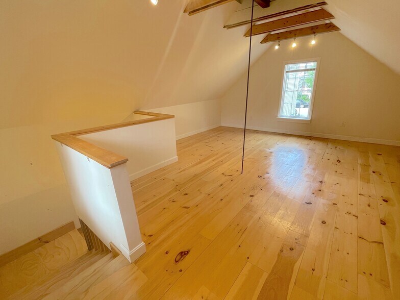 More Photos Of 426 Middle St, Portsmouth Office Residential For Lease