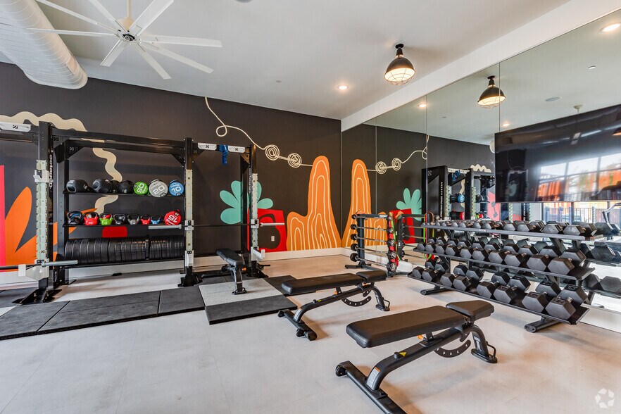 More Photos Of 1647 E Colonial Dr, Orlando Apartments For Sale