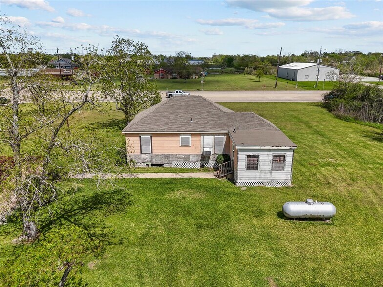 More Photos Of 11703 FM 1764 Rd, Santa Fe Specialty For Sale