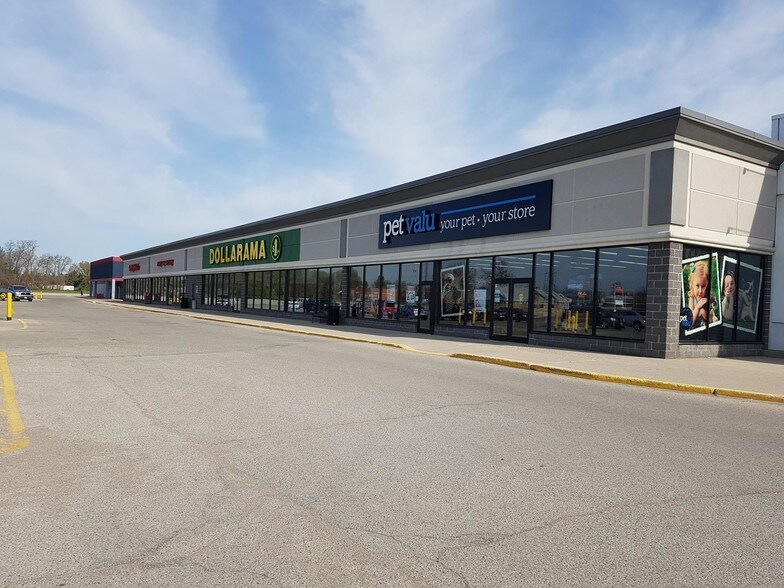 Primary Photo Of 400 Simcoe St, Tillsonburg Supermarket For Lease