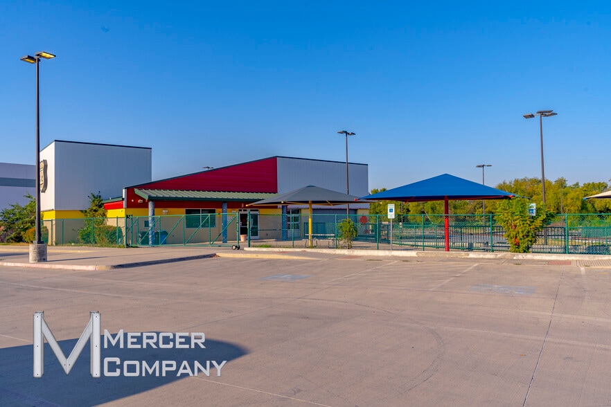 More Photos Of 5411 Denton Hwy, Haltom City Freestanding For Sale