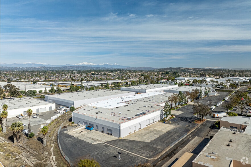 More Photos Of 14647-14667 Northam St, La Mirada Warehouse For Lease