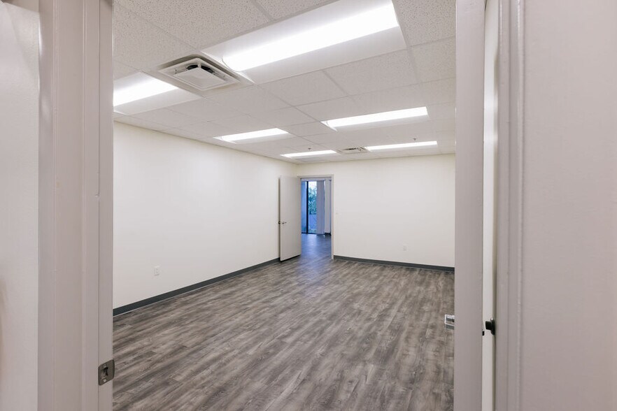 More Photos Of 2875 NW 77th Ave, Miami Warehouse For Lease