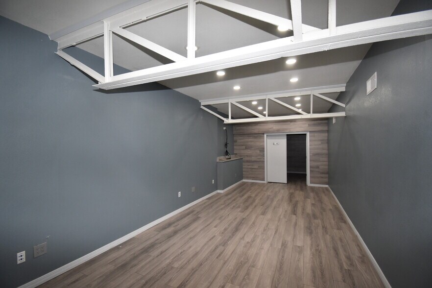 More Photos Of 410 Santa Fe St, El Paso Freestanding For Lease