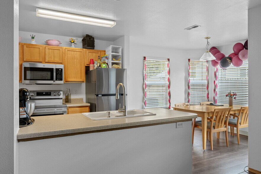 More Photos Of 1805 E Overland Rd, Meridian Apartments For Sale