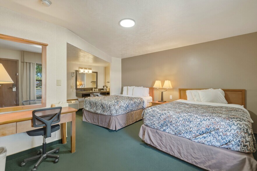 More Photos Of 311 E Main St, Vernal Hotel For Sale