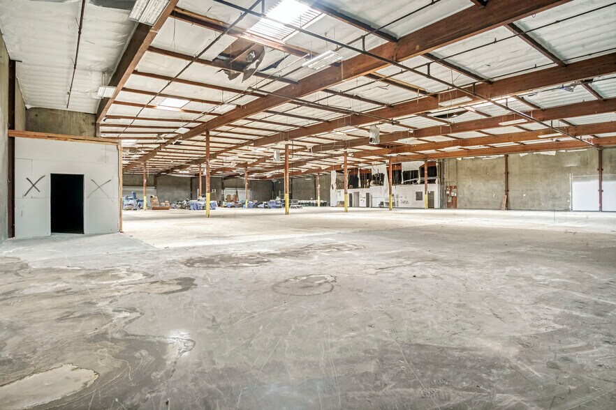More Photos Of 13222 Estrella Ave, Gardena Manufacturing For Sale