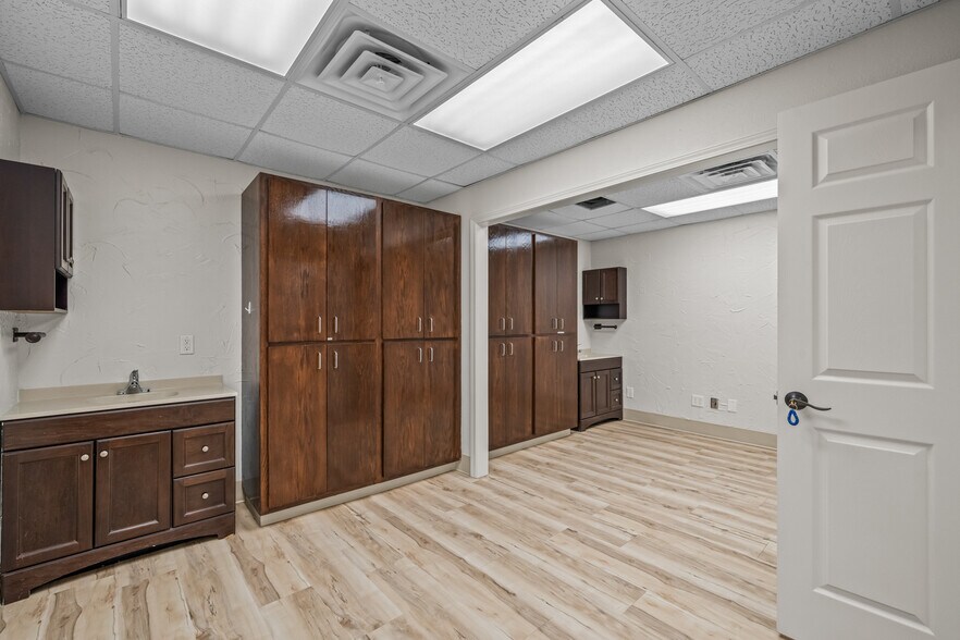 More Photos Of 1120 W Loop 289, Lubbock Medical For Lease