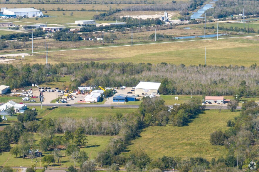 More Photos Of 105 W 365 Hwy, Port Arthur Warehouse For Lease