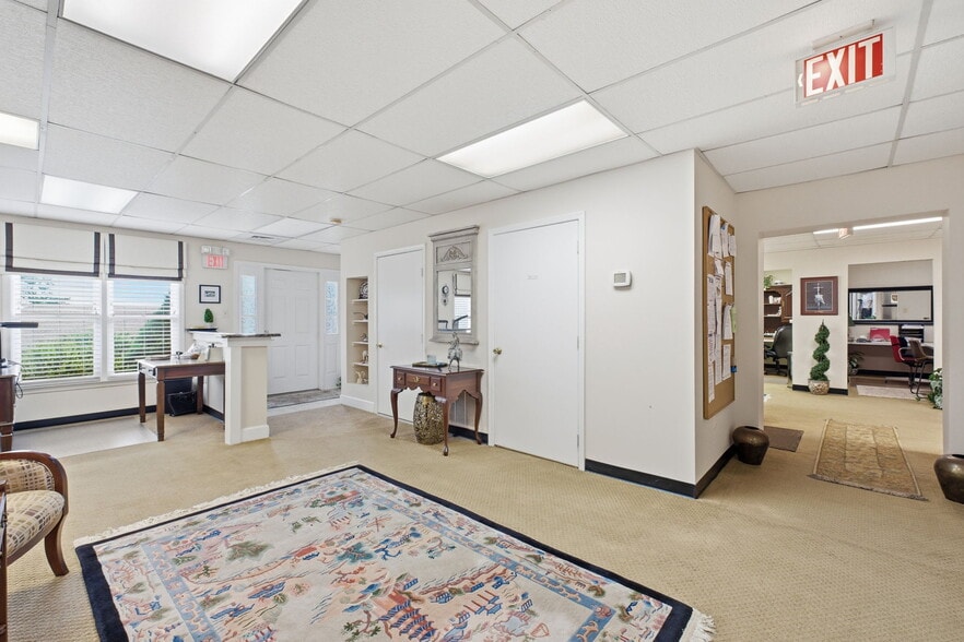 More Photos Of 5051 Backlick Rd, Annandale Office For Sale