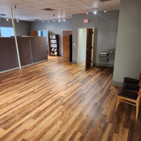 More Photos Of 6000 Meadow Brook Mall Ct, Clemmons Storefront Retail Office For Lease