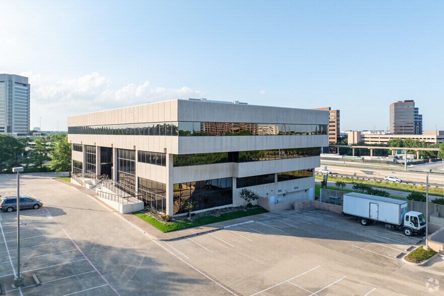 More Photos Of 450 E John Carpenter Fwy, Irving Office For Lease