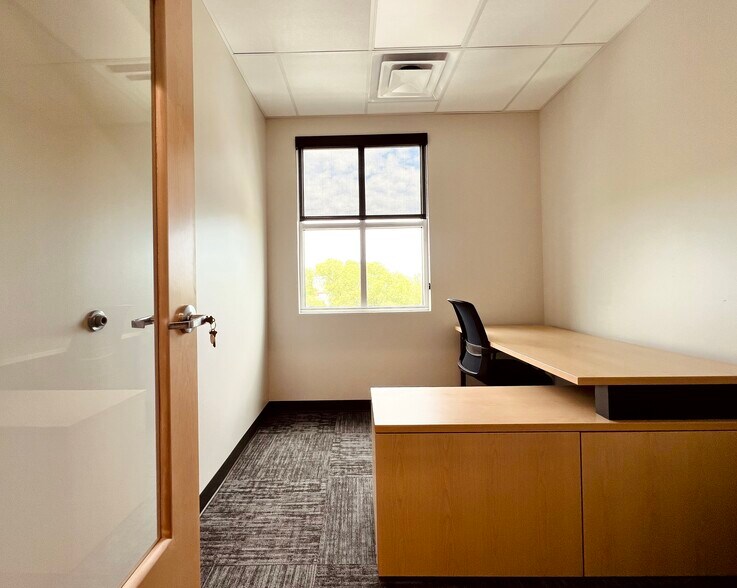 More Photos Of 13315 E 112th St N, Owasso Coworking Space