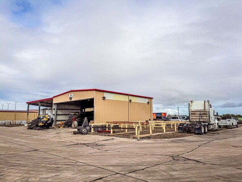 More Photos Of 5821 Agnes St, Corpus Christi Service For Sale