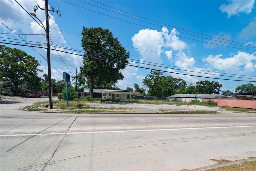 More Photos Of 741 McDaniel St, Houston Land For Sale