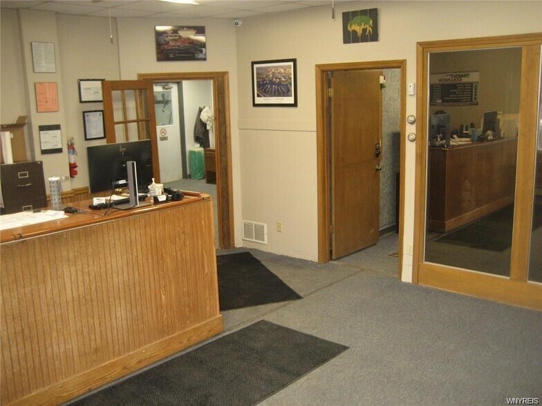 More Photos Of 416-426 Abbott Rd, Buffalo Auto Repair For Sale