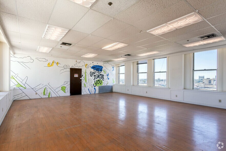 More Photos Of 2014 Tulare St, Fresno Office For Sale