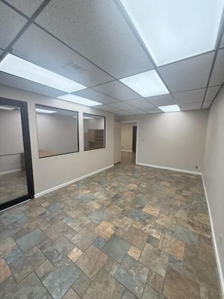 More Photos Of 400 S Elm Plz, Broken Arrow Freestanding For Lease