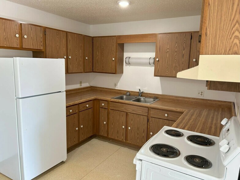 More Photos Of 411-415 S Henry St, Pierre Apartments For Sale