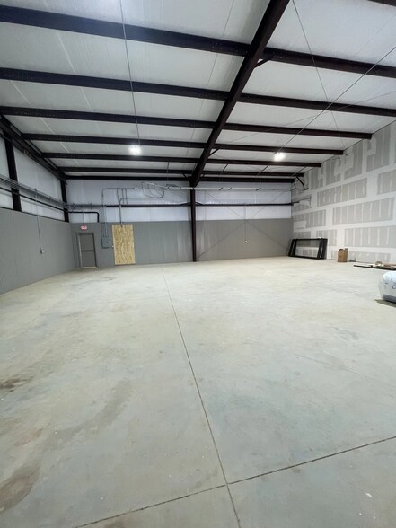 More Photos Of 4671-4675 Marlena St, Bossier City Warehouse For Lease
