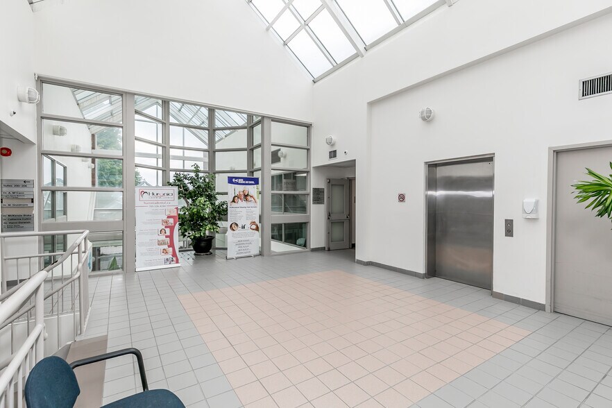 More Photos Of 240 Penetanguishene Rd, Midland Medical For Lease