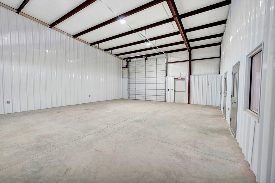 More Photos Of 7509 W Industrial Ave, Midland Warehouse For Lease
