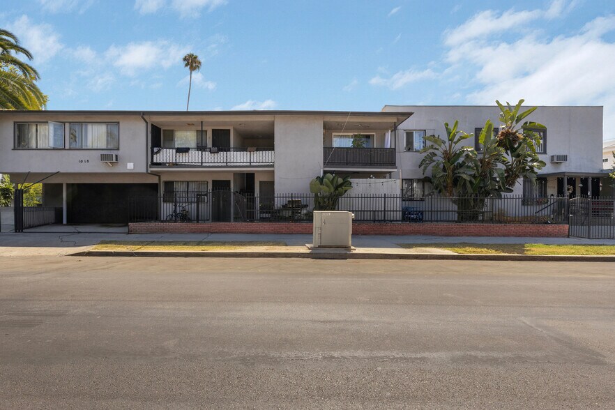 Primary Photo Of 1014 N El Centro Ave, Los Angeles Apartments For Sale