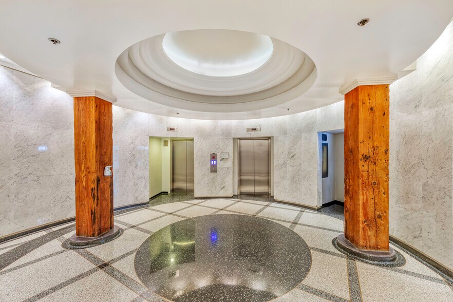 More Photos Of 343 W Erie St, Chicago Office For Lease