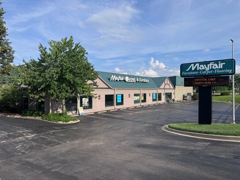 Primary Photo Of 661 S Main St, Crystal Lake Freestanding For Sale