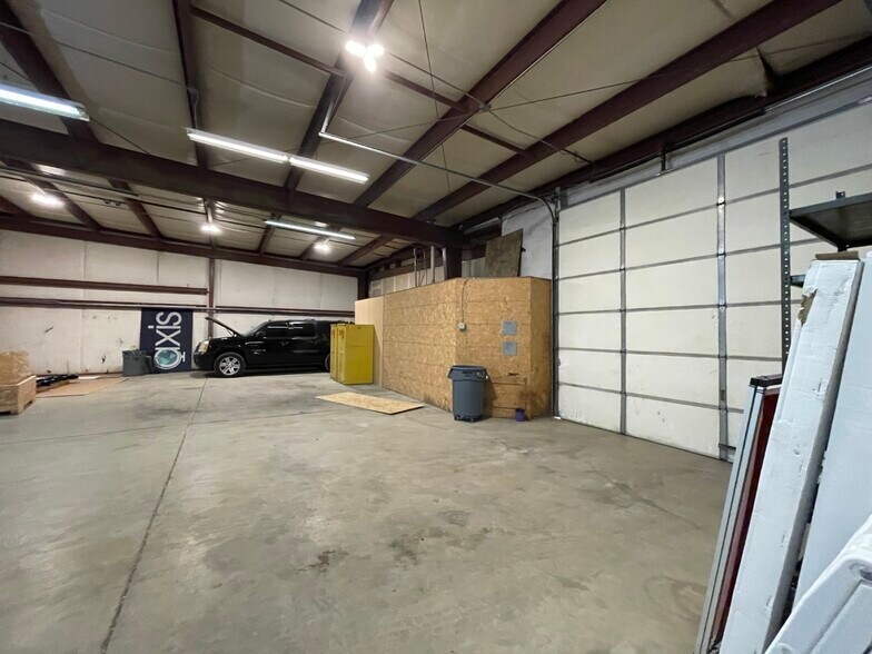 More Photos Of 1600 E Mulberry St, Fort Collins Showroom For Lease