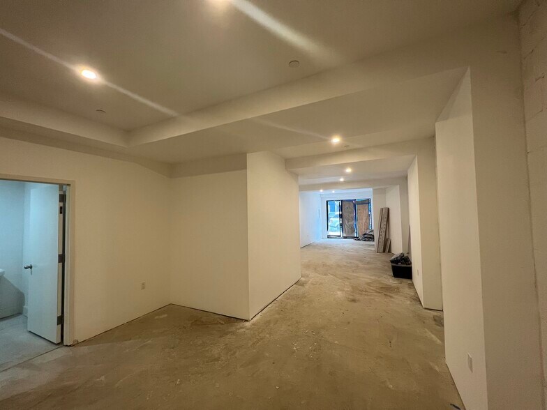 More Photos Of 250 Manhattan Ave, Brooklyn Apartments For Sale