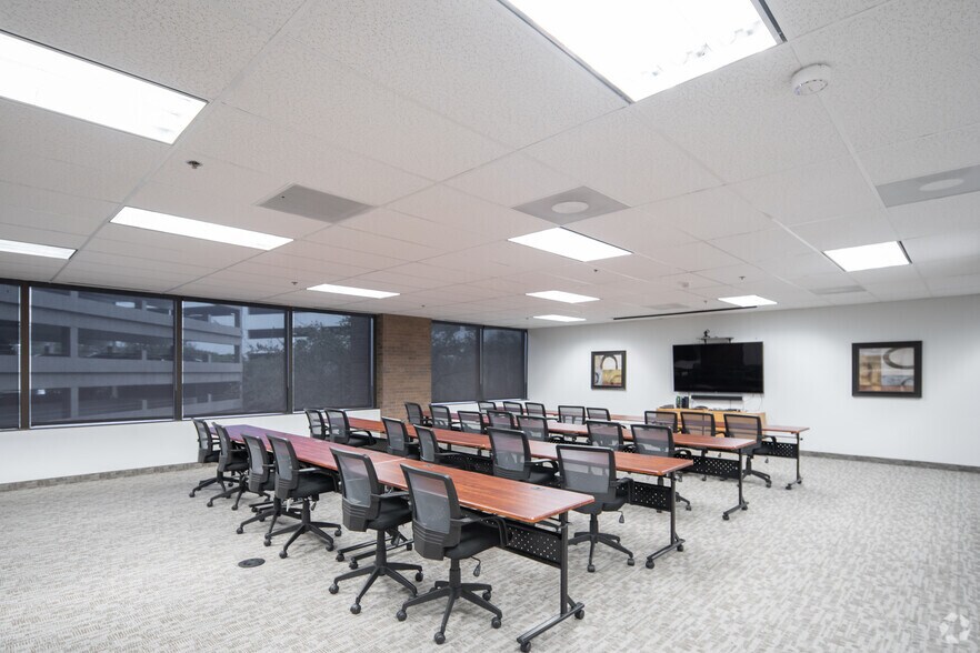 More Photos Of 12221 Merit Dr, Dallas Office For Sale