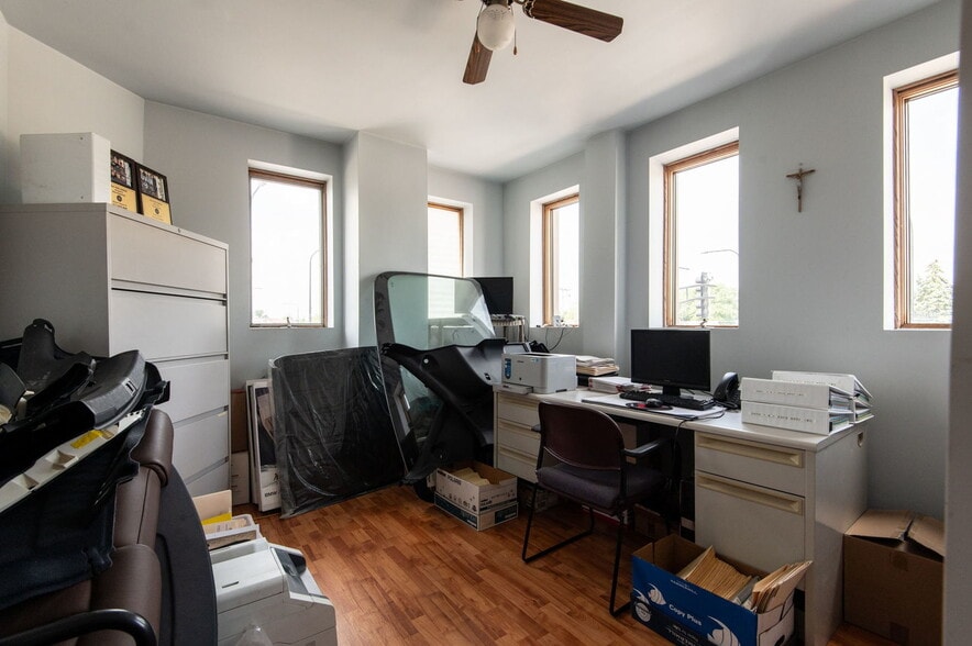 More Photos Of 7455 S Harlem Ave, Bridgeview Flex For Sale