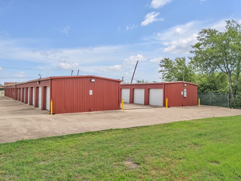 More Photos Of 5824 Watauga Rd, Watauga Self Storage For Sale