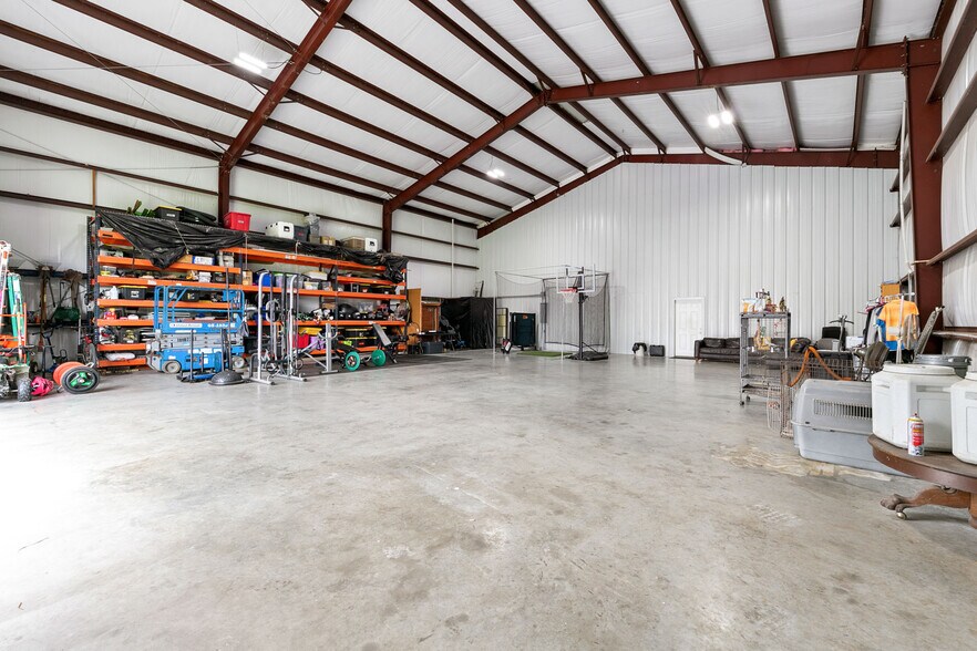 More Photos Of 10711 Hidden Lake Ln, Richmond Distribution For Sale