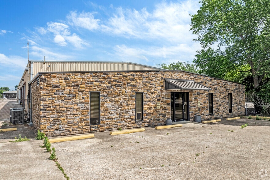 Primary Photo Of 3615 Almeda Genoa Rd, Houston Warehouse For Lease