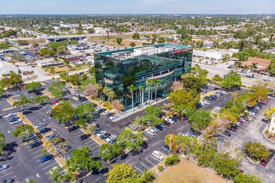 More Photos Of 6100 Hollywood Blvd, Hollywood Office For Sale