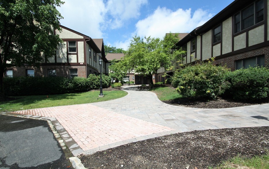 More Photos Of 195 Fairfield Ave, West Caldwell Medical For Sale