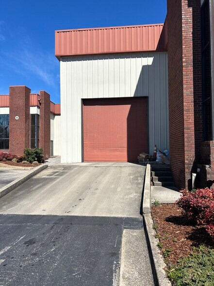 More Photos Of 3054 Leeman Ferry Rd SW, Huntsville Unknown For Lease