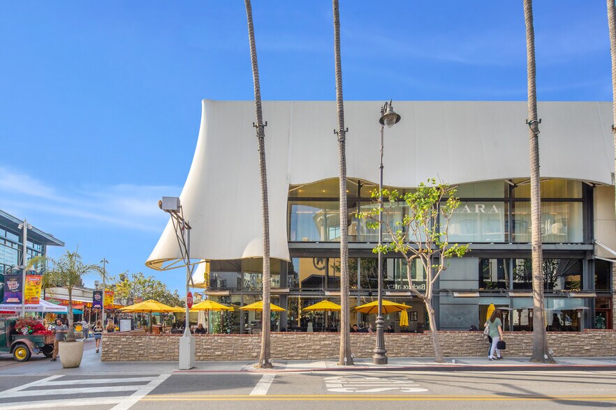 More Photos Of 6333 W 3rd St, Los Angeles Freestanding For Lease