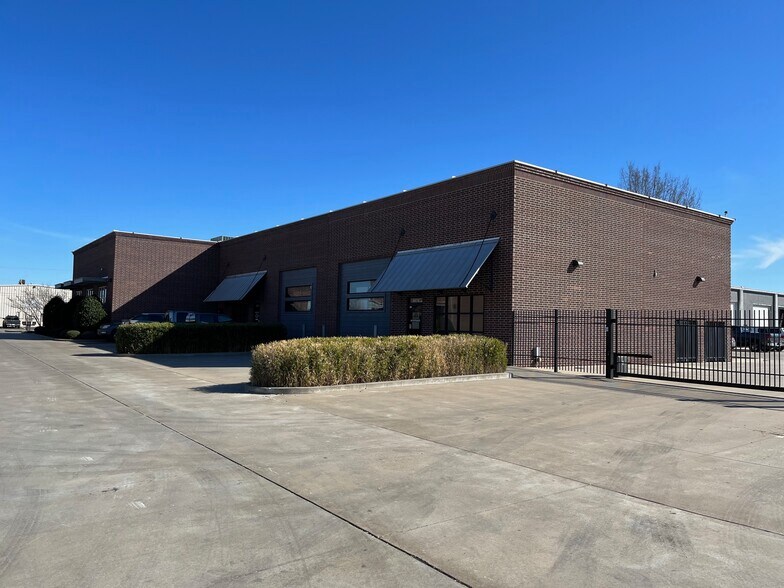 More Photos Of 8672 S Peoria Ave, Tulsa Light Manufacturing For Sale