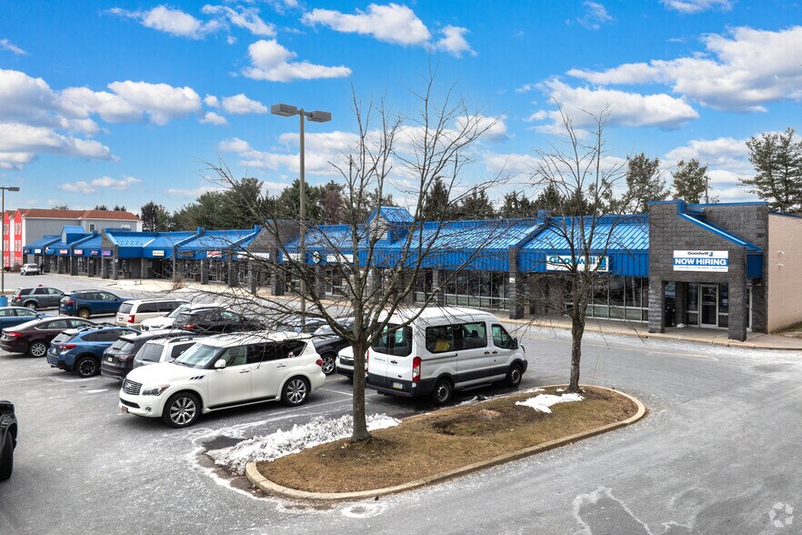 More Photos Of 7720 Main St, FOGELSVILLE Storefront For Lease