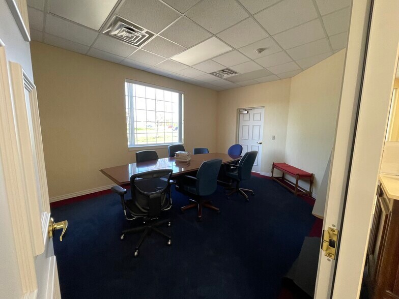 More Photos Of 3555 N Glenstone Ave, Springfield Bank For Sale